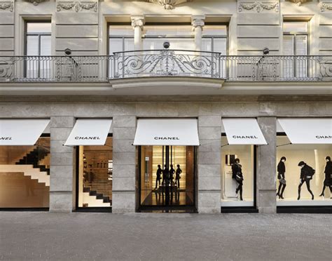 chanel barcelona boutique.